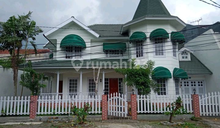 Dijual Rumah Mewah Victoria Style Surabaya Pusat