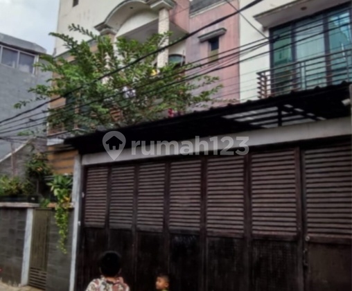 Dijual Rumah 3 Lantai, 6,9 M di Taman Setiabudi Jaksel Dijual Rumah 3 Lantai, 6,9 M di Taman Setiabudi Jaksel