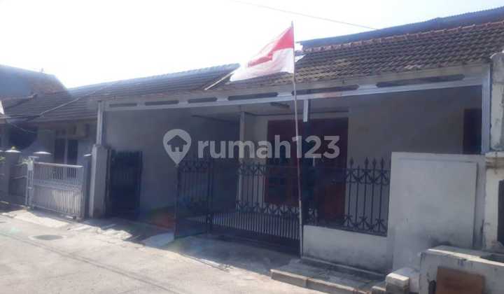 House in Deppen Complex, 1.2M in Harjamukti Depok. House in Deppen Complex, 1.2M in Harjamukti Depok.