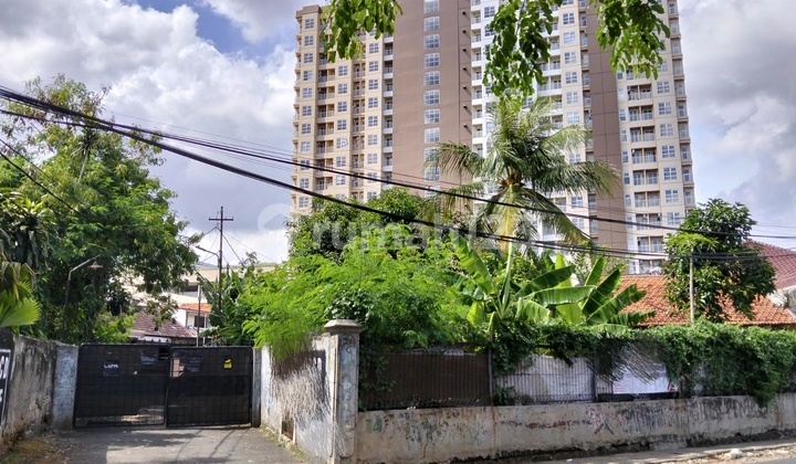 Rumah dan Tanah, 11M di Ulujami Raya Jaksel Posisi Hook Rumah dan Tanah, 11M di Ulujami Raya Jaksel Posisi Hook