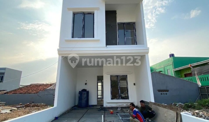 Rumah 2 Lantai, 1,143 Milyar di Pusat Kota Depok