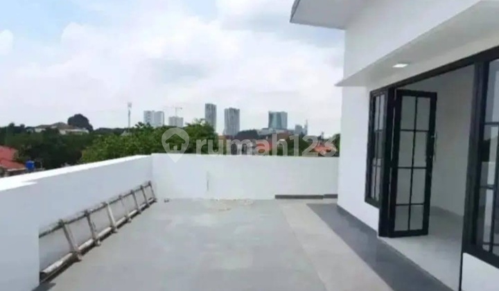 Rumah 3 Lantai, 1,595M di Tanjung Barat Jaksel 2