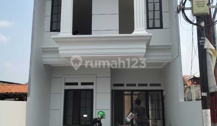 Townhouse 1M Located in the Golden Triangle of Margonda Depok