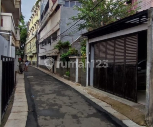 Dijual Rumah 3 Lantai, 6,9 M di Taman Setiabudi Jaksel 2