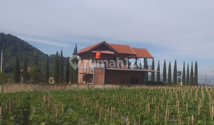 Rumah Second Dijual 2 Milyar di Kabupaten Bandung Barat 1