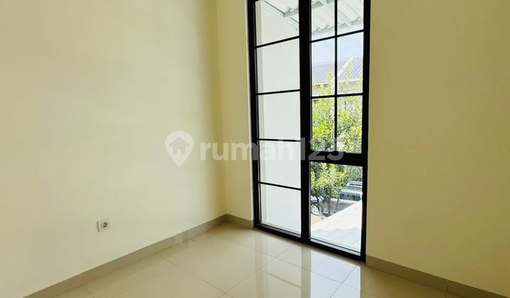 Dijual Cepat Rumah di Green Village Dekat Green Lake City 2