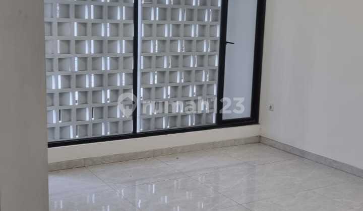 Dijual Rumah Baru dengan Design Modern di Metland Puri 2