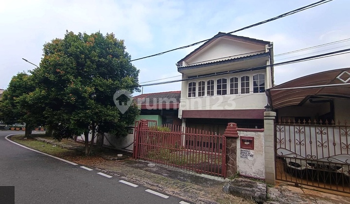 Bidang Tanah Luas 426 M² Berikut Bangunan di Cempaka Putih Barat