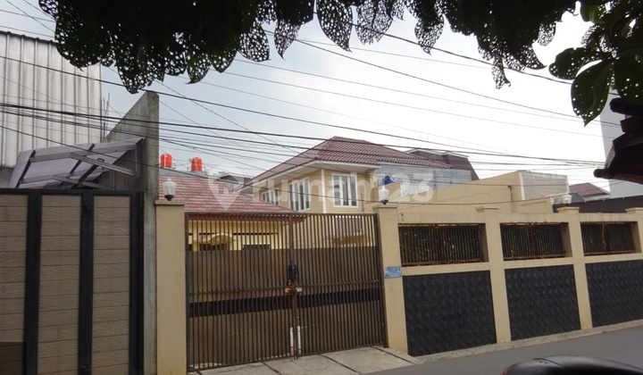 Land Area of 812M² Including Building in Pasar Minggu 2
