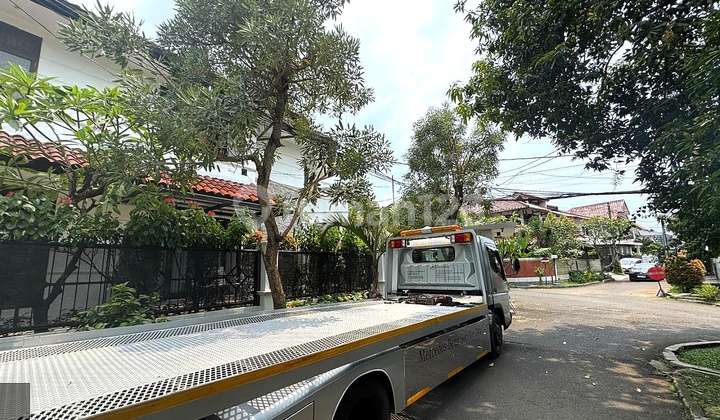 Sebidang Tanah Luas 437 M² Berikut Bangunan di Pejaten Barat 2
