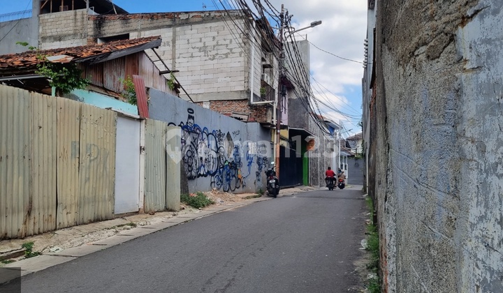 Land Area 75M² Including Building in Pela Mampang, South Jakarta 2