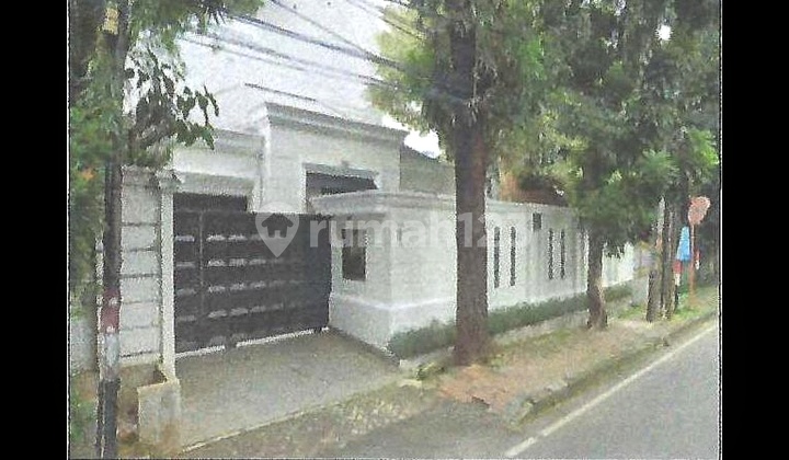 Sebidang Tanah Luas 754 M² Berikut Bangunan di Menteng