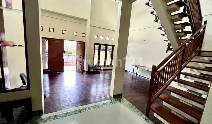 Rumah 3 Lantai Besar dan Kokoh Cipinang Rawamangun 2
