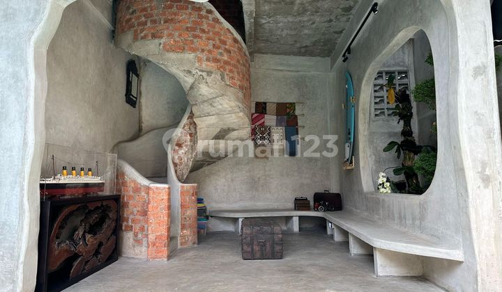 Rumah Nyaman dan Luas, 2 Lantai, SHM, di Bintaro