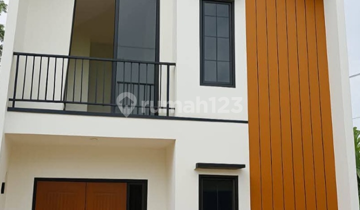 Rumah Dekat Hotel Mewah dan Mal Besar Ccm