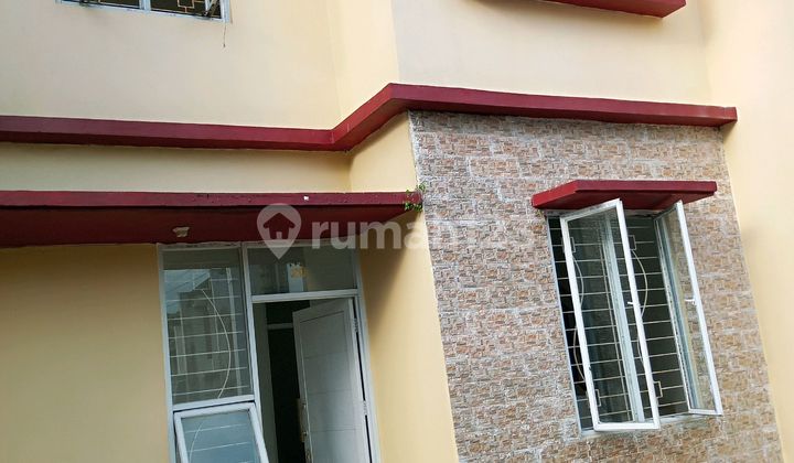 Rumah di Jalan Pemda Stadion Pakansari /Pusat Nya Kuliner Rumah di Jalan Pemda Stadion Pakansari /Pusat Nya Kuliner