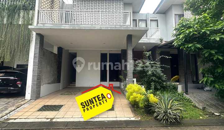 Rumah Bagus Luas Ada Balkon Diatas. Siap Huni. di Cluster Favorite di Bintaro Sektor 9.