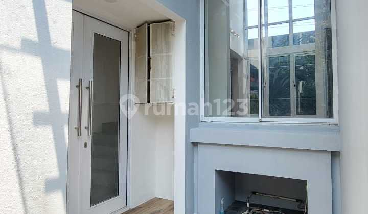 Contemporary Modern House in Strategic Cluster 0066 2