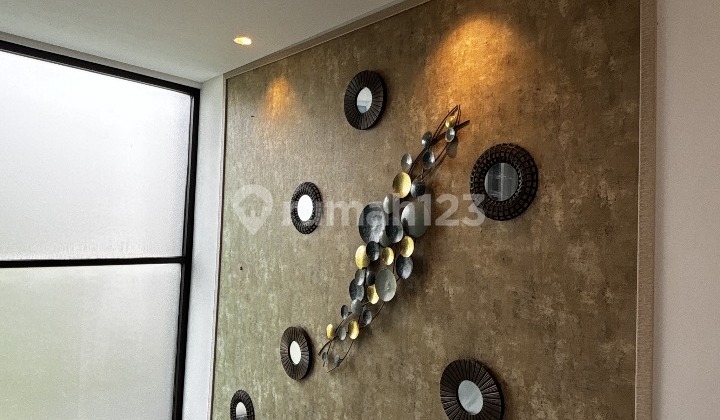 (0054) Rumah Cantik Fully Furnished di Lokasi Strategis 2