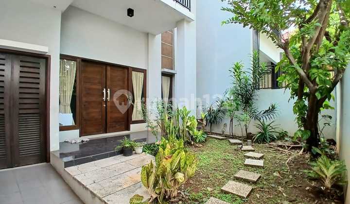 (450) Rumah Cantik di Kompleks Nyaman Bintaro