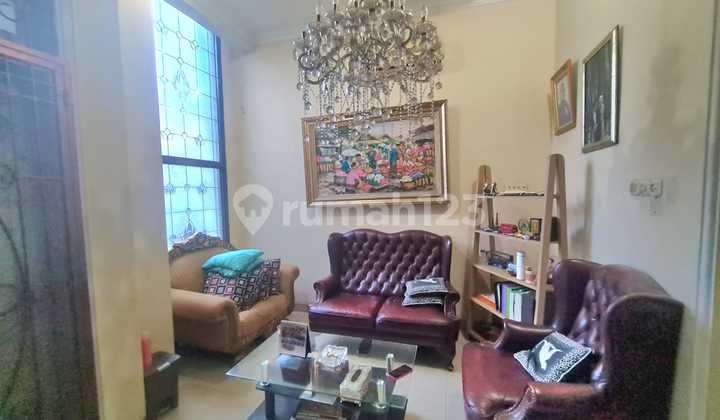 Strategic House Near City Center Strategic House Near City Center