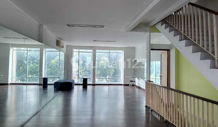Ruko di Boulevard Bintaro Jaya Strategis 3 Lantai. 0701
