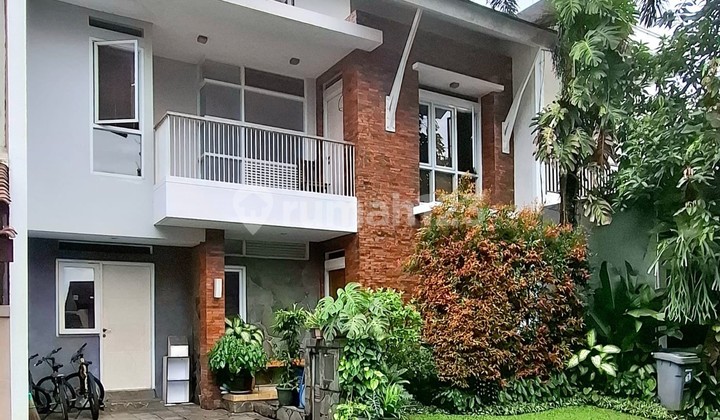 4 Bedroom House in Beautiful Bintaro Sector 9 Cluster. 0959
