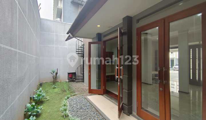 New House in Beautiful Discovery Bintaro Jaya. 0171 2
