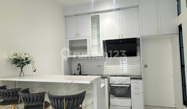 Rumah Brand New di B S D Elegan Harga Bagus.0163 2