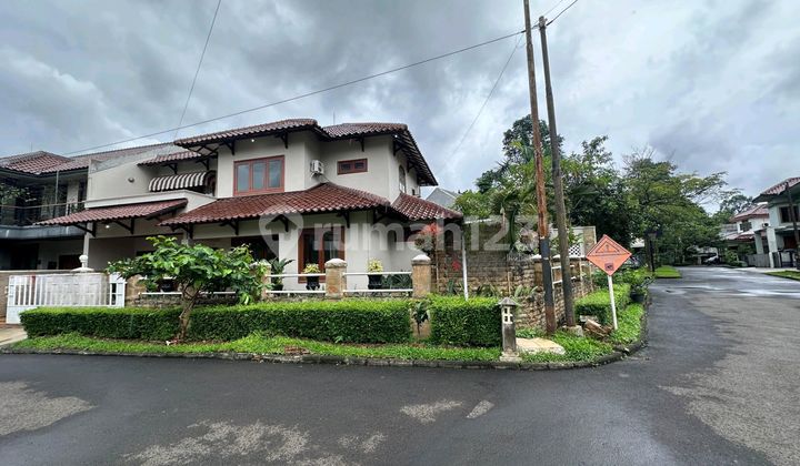 Large House in Strategic Bintaro Sector 9. 0907 2