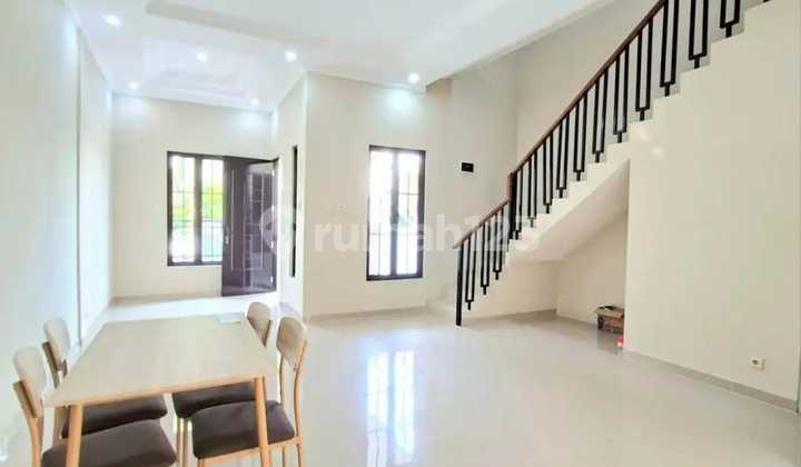 House in Graha Raya Bintaro Near Shophouses and Parigi Toll Access. 0035