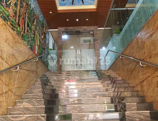 Gedung di Kawasan Blok M Dijual Furnished. 0159