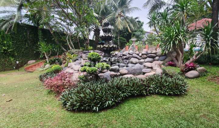 Luxurious Spacious House in Bintaro Jaya Sector 9. 0428 2