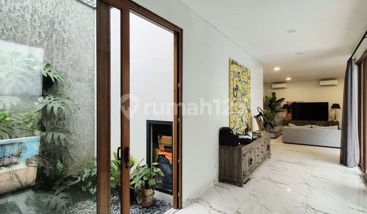 Rumah Ada Kolam Renang di Camar Bintaro Sektor 3. 0479 2