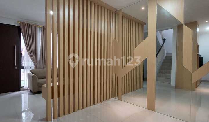 Ready-to-Occupy House at Kebayoran Harmony. 0901 Ready-to-Occupy House at Kebayoran Harmony. 0901