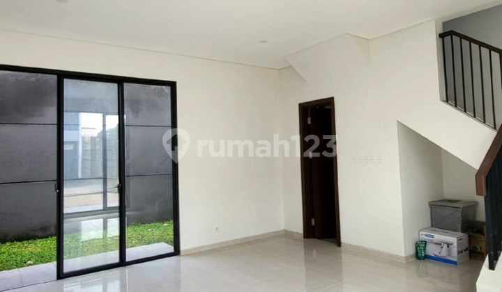 House in Kebayoran Bintaro Sector 7, Neat. 0782 2