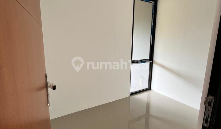 Rumah 2 Lantai Hook Dekat Transjakarta Ready Siap Huni Rumah 2 Lantai Hook Dekat Transjakarta Ready Siap Huni