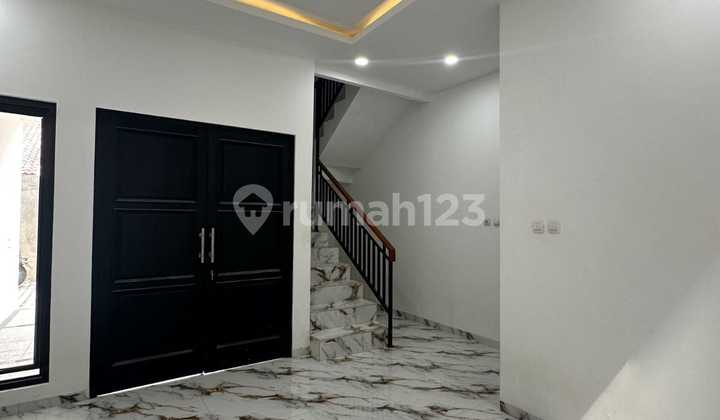 2-Story House Only 1 Billion in South Jakarta Near Toll Road 2