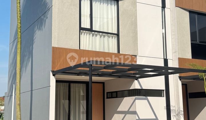 Rumah 2 Lantai + Roof Top Selangkah ke Kampus Ui Depok