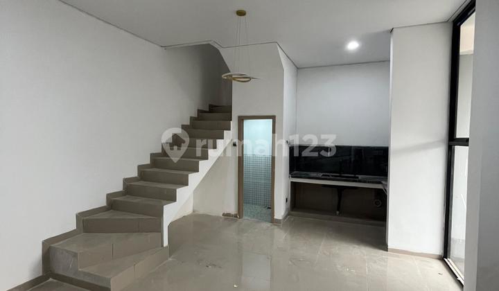 Rumah 2 Lantai + Rooftop Lebar Jalan 2 Mobil Rumah 2 Lantai + Rooftop Lebar Jalan 2 Mobil