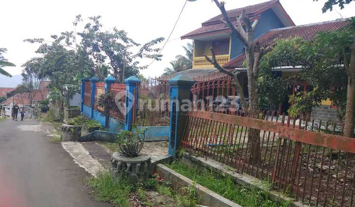 Jual Rumah Luas dan Asri di Kuningan 2