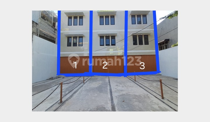 Disewakan / For Rent - Ruko 3,5 Lantai di Jakarta Selatan (3 Unit Tersedia)