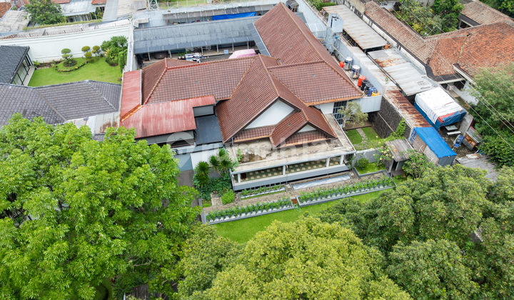 [Luas Tanah 1350 Meter] Rumah 2 Lantai di Pasteur 10 Menit ke Bandara & Tol Pasteur