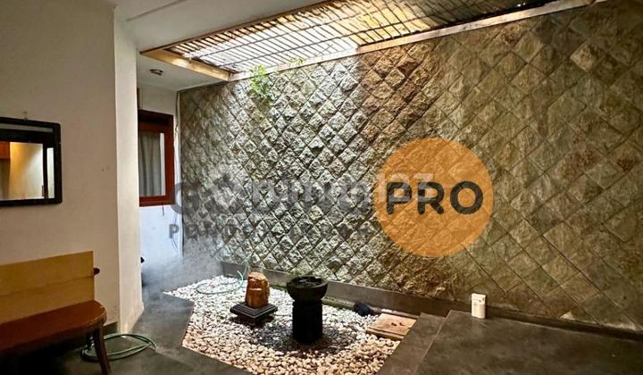 Rumah dengan Taman Depan dan Belakang Dekat Jalan Utama, Cilandak Rumah dengan Taman Depan dan Belakang Dekat Jalan Utama, Cilandak