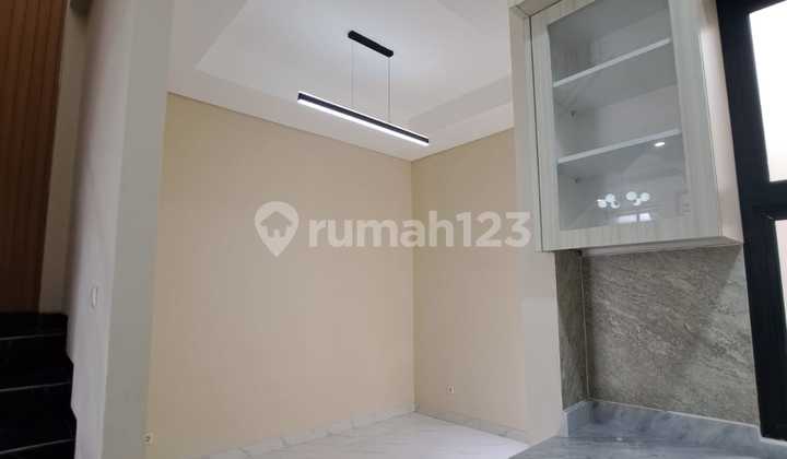 Rumah Brand New Semi Furnished Kompor Tanam di BSD Tangsel 2
