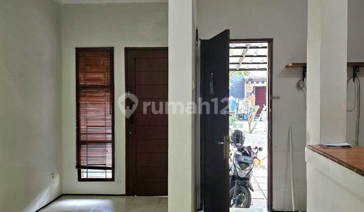 Rumah Siap Huni Semi Furnished Sudah SHM Dekat ke Jalan Tol 1