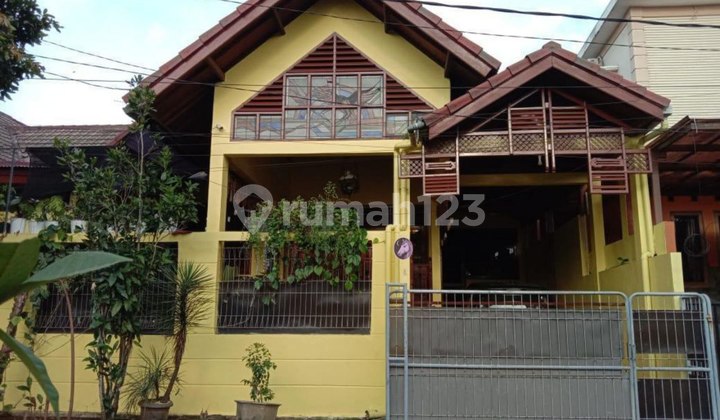 For Sale Semi-Furnished House Located in Setratehis, Boulevard of Bukit Novo Housing Complex, Depok