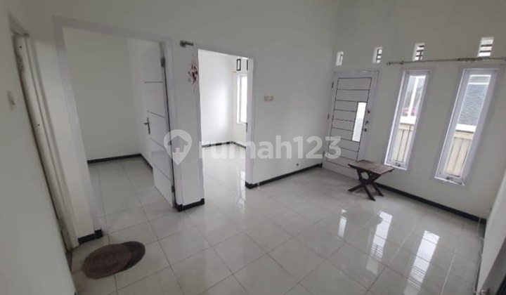 Griya Saxophone Housing 2