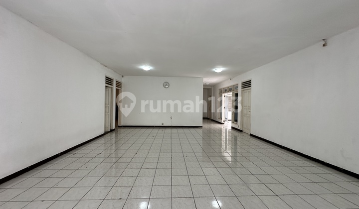 For Sale House in Kebayoran Baru Area 2