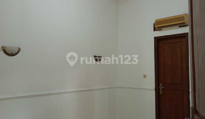 Beautiful 1.5 Story House in Kiaracondong Ready to Occupy 2